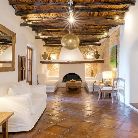 Atzaro Santa Eularia des Riu