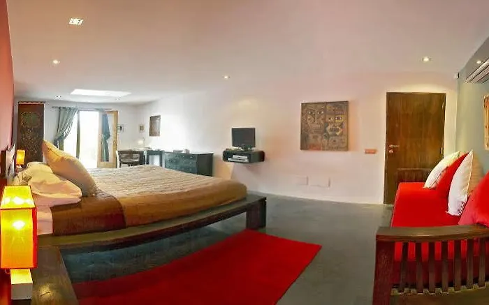 Atzaro Santa Eularia des Riu