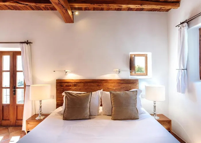 Atzaro Santa Eularia des Riu